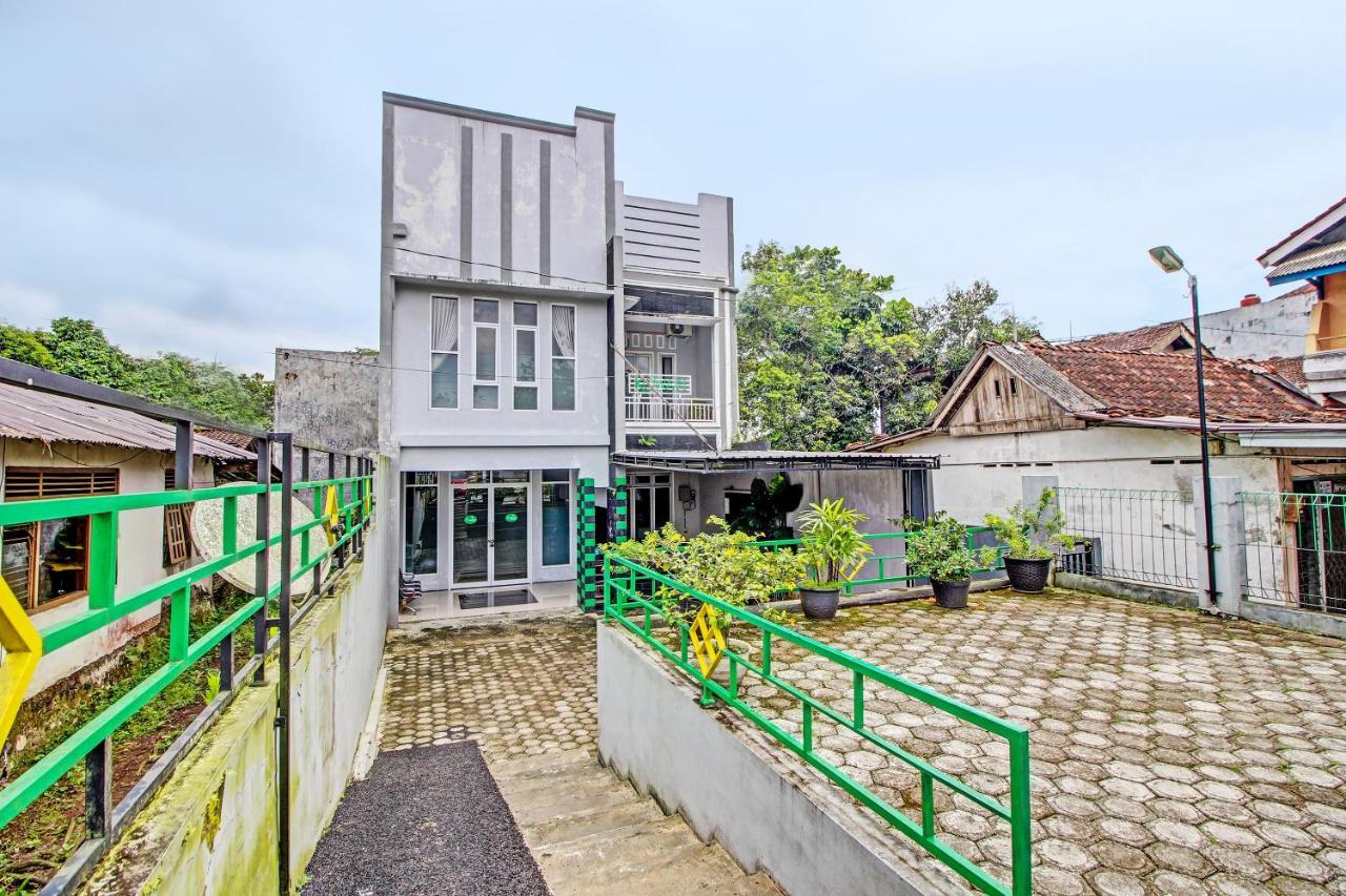 Capital O 92250 Hall & Guesthouse Kowapi Syariah Purwokerto Exterior photo