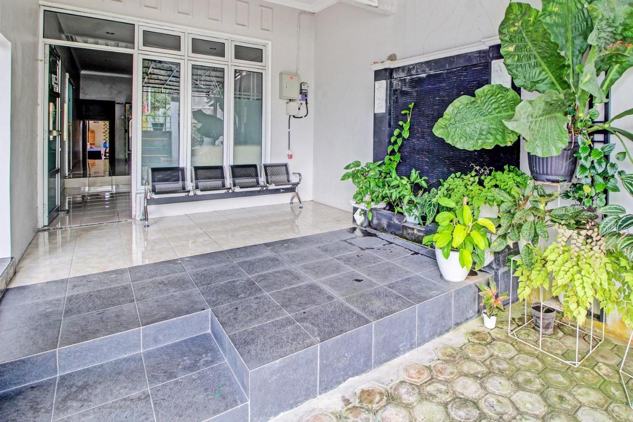 Capital O 92250 Hall & Guesthouse Kowapi Syariah Purwokerto Exterior photo